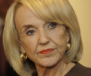 jan,brewer,arizona,immigration,illegals,border,security,obama,governors,race,midterms,elections,contributions,