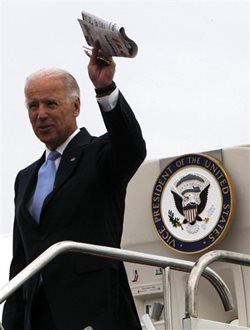 joe-biden-prepares-to-board-af2-in-2011-ap.jpg
