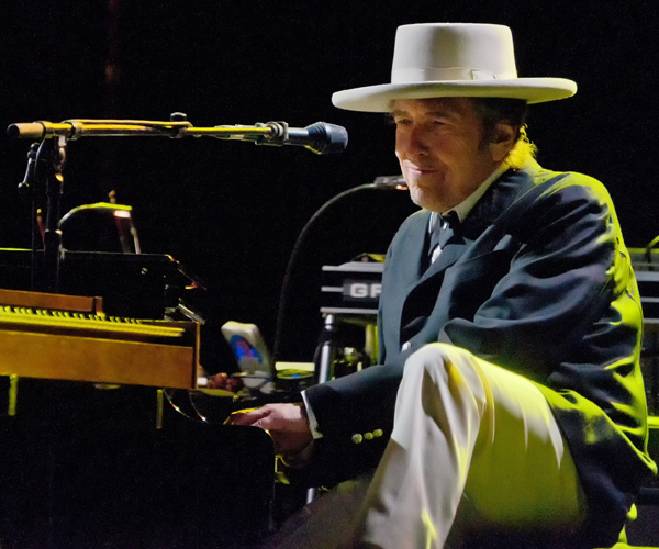 Bob-Dylan-dreamstime_l_25769087.jpg