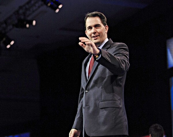 Scott Walker to Dine With Supporters of Supply-Side Economics