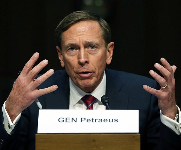 Petraeus: Trump Order Is Blocking Iraqi General From US