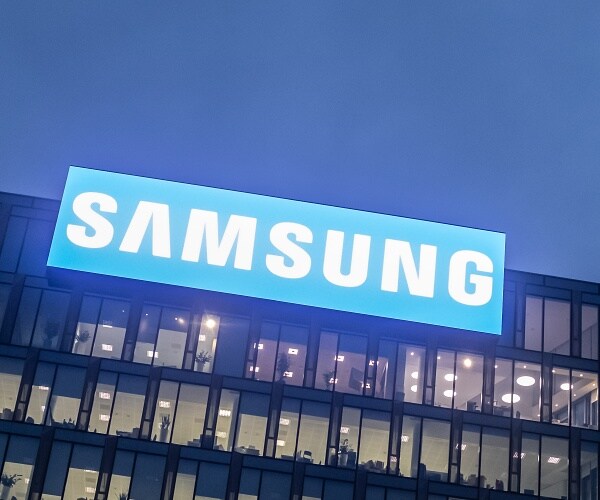 samsung sign on headquarters building