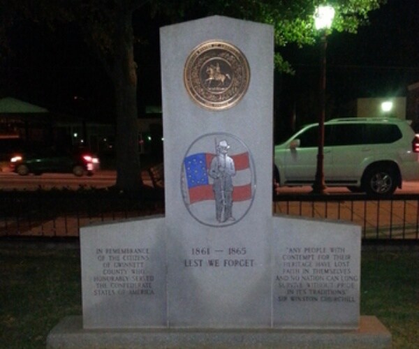 a confederate monument in lawrenceville, ga