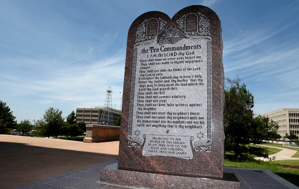 Mary Fallin: Ten Commandments Statue to Stay at OK Capitol 'Til Rehearing