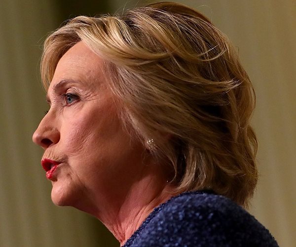 Clinton 'Concerned' About Trump-Putin Ties, Won't Comment on Powell Emails