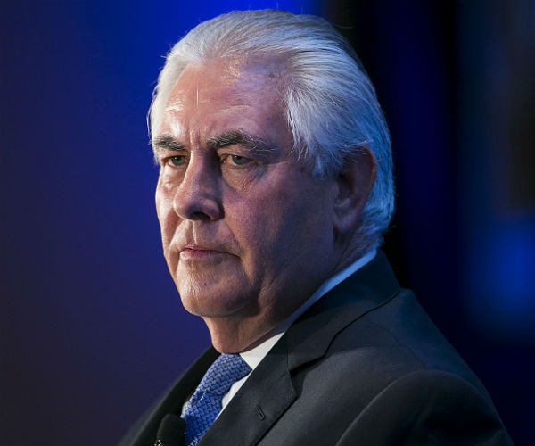 Tillerson Visits London for Talks on North Korea, Libya