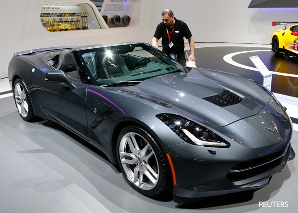 2015 Corvette Z016 Convertible Debuts at New York Auto Show