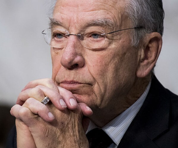 Sen. Grassley Opposes Comey's Call for Independent FBI, DOJ