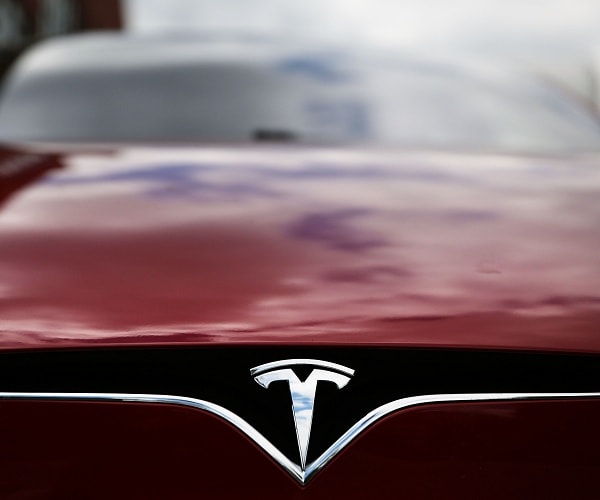 Tesla Invests About $1.50B in Bitcoin 