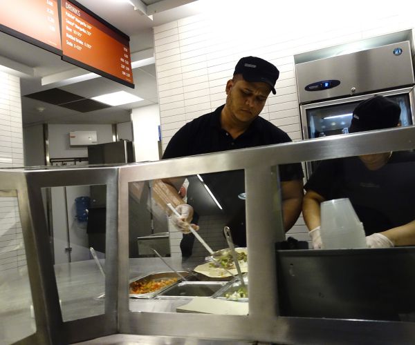 Chipotle E Coli Outbreak: 22 People Sickened, 43 Chains Closed in WA, OR