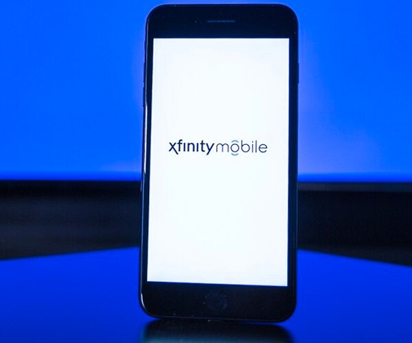 Comcast Launches Xfinity Into Jammed Cellphone Market