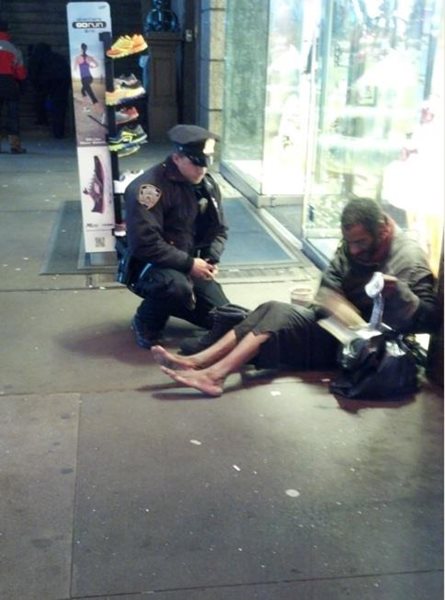 NYPD Cop Larry DePrimo's Kindness to Homeless Man a Facebook Viral Hit