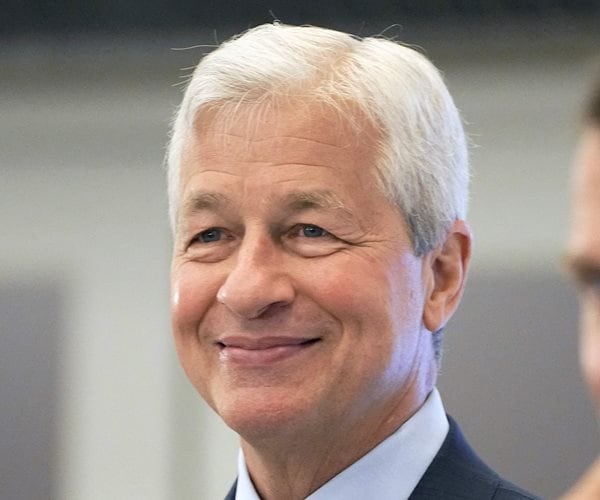 JPMorgan Surprises Jamie Dimon With $50 Million in Options to Stick Around 