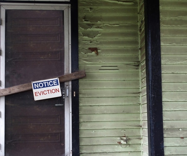 WH Hails Judge's Decision to Leave Eviction Moratorium in Place