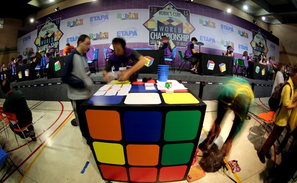 Rubik's Cube Solved in Under 6 Seconds by Australian Teen