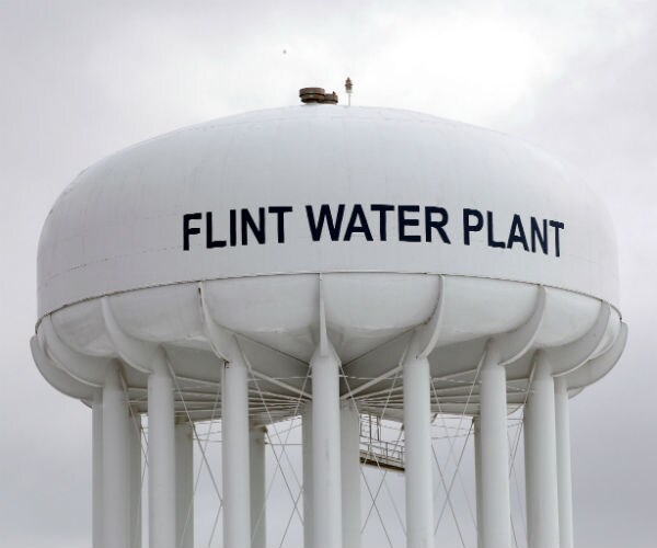 GOP Senators Launch Probe of EPA Role in Flint Water Crisis