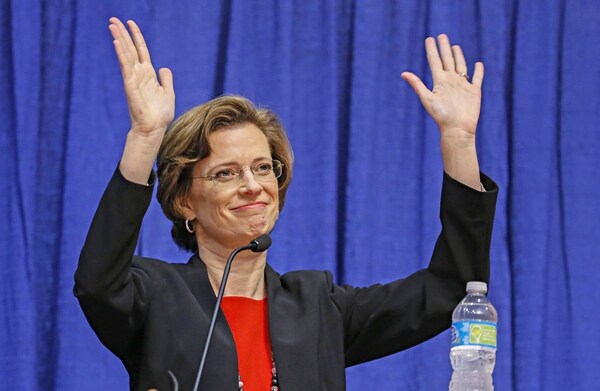 Poll: Democrat Nunn Holds Thin Lead in Ga. Senate Race