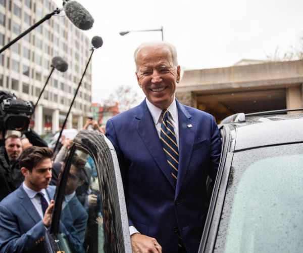 biden leads the pack of democratic presidential contenders