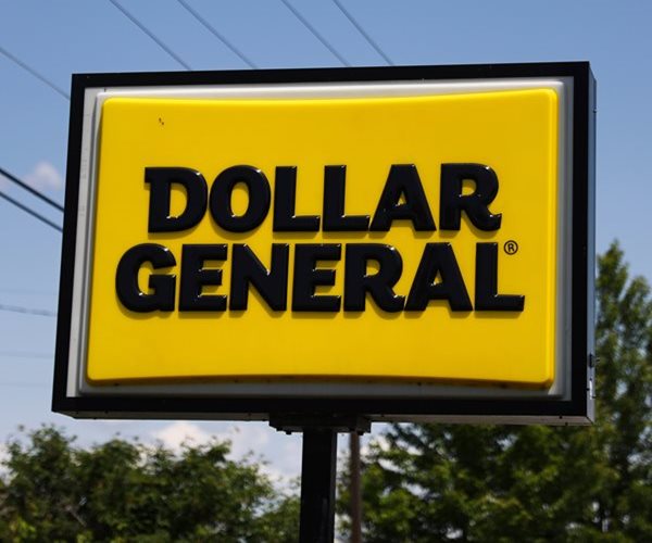 Dollar General Plunges 30% on Cash-Strapped Shoppers