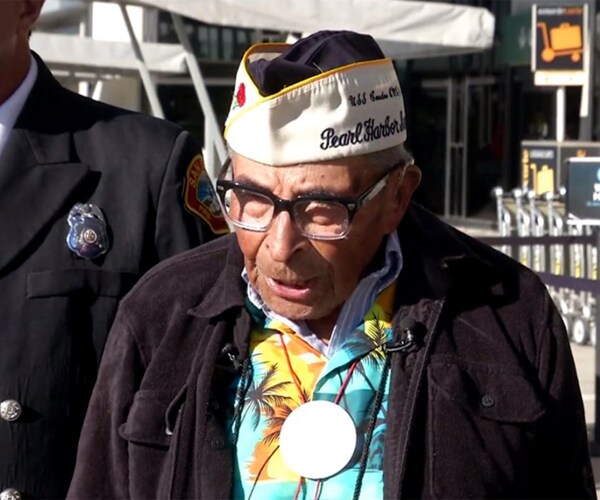 Ray Chavez, Pearl Harbor Oldest Survivor at 104, to Be Honored