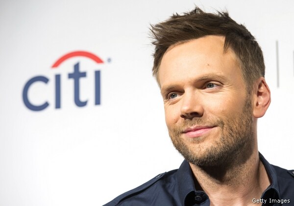 Joel McHale: I Want to Be Funnier Than Obama at White House Dinner