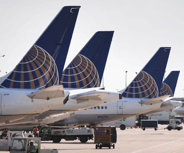 United Flight 3411 Wasn't Overbooked, CEO Says and Apologizes