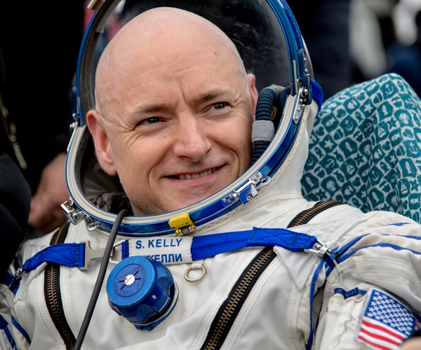 Scott Kelly Writing a Book: Becoming an Author Is Astronaut's Latest Adventure