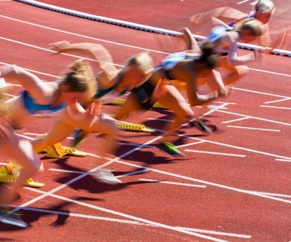 runners on track