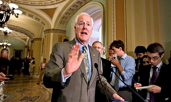 Immigration Reform Bill Easily Passes First Senate Hurdle