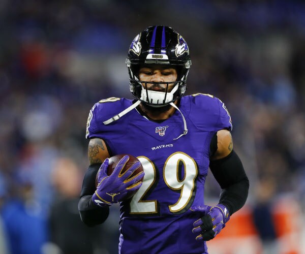 ravens player earl thomas is shown in uniform