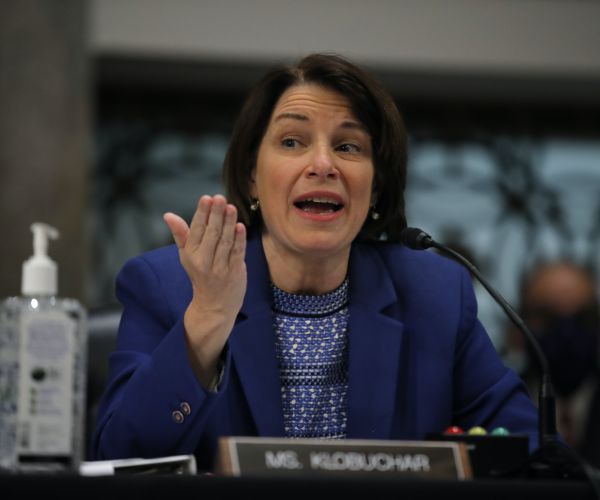 Klobuchar Urges Biden to Pick Nonwhite Woman as Running Mate