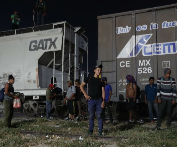 Hundreds of Migrants in Southern Mexico Board 'The Beast' Heading North