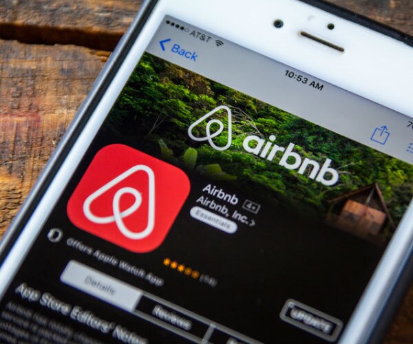 Airbnb Is Financing a User's Lawsuit Against New York City