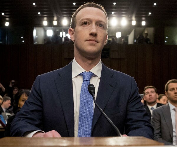 Zuckerberg: Facebook Working With Mueller Probe