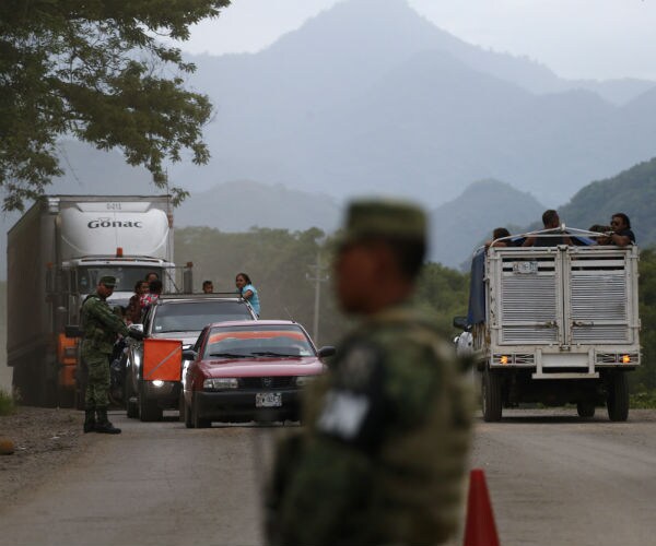 Mexico: 791 Migrants Found Packed in 4 Tractor-Trailers