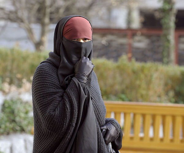 Austria Full-Face Veil Ban Agreed Upon to Counter Anti-Islam Movement