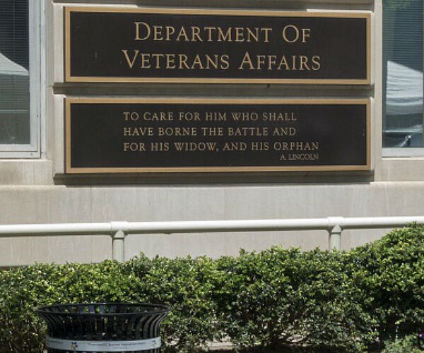 VA Official Pleads Guilty to Accepting Free Trips From Contractor