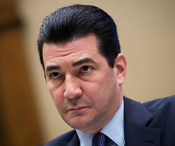 FDA Boss Hopes to Reverse Trend of Opioid Deaths Within 2 Years