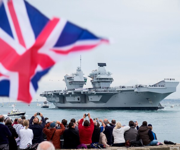 HMS Queen Elizabeth, New UK Aircraft Carrier, Arrives at Port