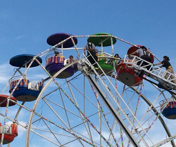 Ferris Wheel Fall Injures 3 Kids When Seat Flips in Tennessee