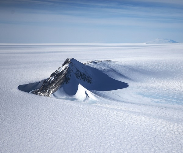 Researchers Wonder Why a Giant Hole Keeps Opening Up in Antarctica 