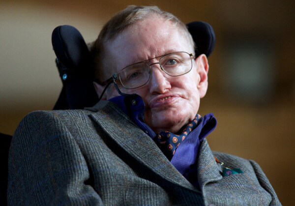 Stephen Hawking, Bond Villain? Physicist Wants to Be a Bad Guy