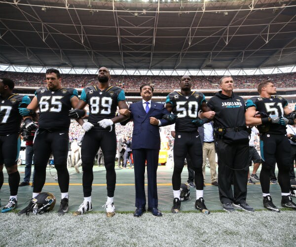 Jaguars Owner Says He Was Proud to Join Players