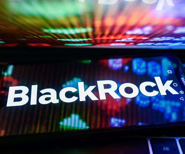 BlackRock Assets Fall to $9 Trillion