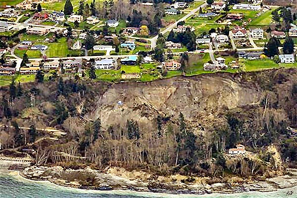 Nearly 3 Dozen Homes Evacuated in Wash. Landslide