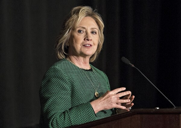 Clinton to Start 2016 Bid with Focus on Voter Interaction