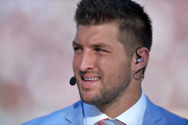 Tim Tebow 'GMA' Debut: QB Begins Monday Gig on 'Good Morning America'