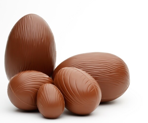 chocolate eggs in different sizes