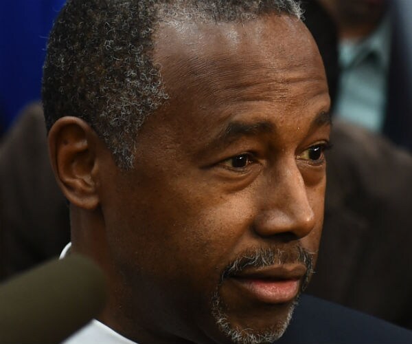  Carson: 'Any Race, Creed, Color, Religion' Welcome If They Want to Be Americans