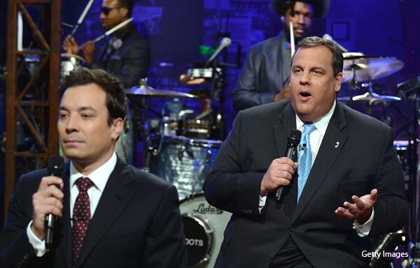 Chris Christie, Jimmy Fallon Celebrate Father's Day With 'Dad Dance'